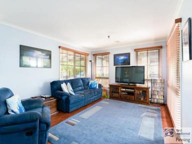 House For Lease - VIC - Cranbourne - 3977 - Beautiful Family Home in a Prime Location (Image 2)