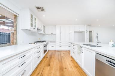 House For Sale - WA - Iluka - 6028 - CHRISTMAS HAS COME EARLY!  (Image 2)