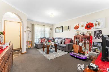 House For Sale - VIC - Cranbourne West - 3977 - A Fantastic Opportunity You Won't Want to Miss!  (Image 2)
