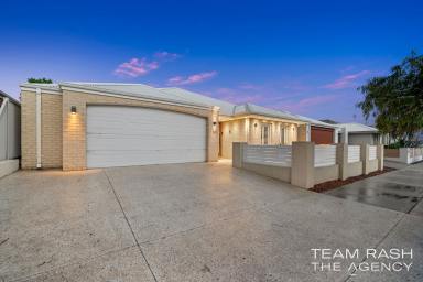 House For Sale - WA - Alkimos - 6038 - A GRAND SLAM WINNER WITH SPACE & STYLE (Image 2)