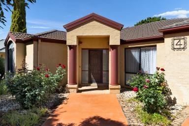 House For Sale - VIC - Mildura - 3500 - Elegant Family Living in a Sought-After Mildura Location  (Image 2)