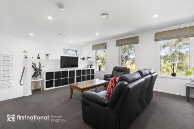 House Leased - TAS - Blackmans Bay - 7052 - Modern Living so Close to the Beach  (Image 2)