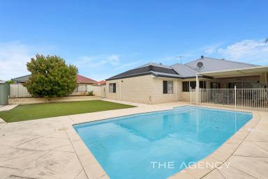 House For Sale - WA - Madeley - 6065 - A FAMILY HOME OF HUGE PROPORTIONS! (Image 2)