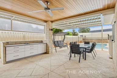 House For Sale - WA - Madeley - 6065 - A FAMILY HOME OF HUGE PROPORTIONS! (Image 2)