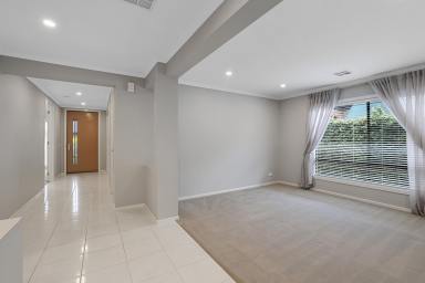 House For Sale - VIC - Warragul - 3820 - FAMILY-SIZED HOME (Image 2)