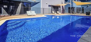 Unit For Sale - WA - Kalbarri - 6536 - Commanding Facade  (Image 2)