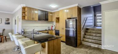 Unit For Sale - WA - Kalbarri - 6536 - Commanding Facade  (Image 2)