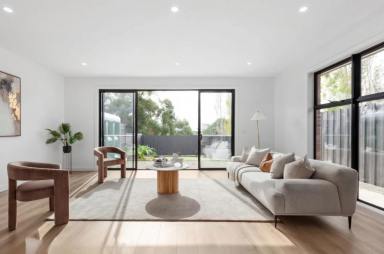 House For Sale - VIC - Kilmore - 3764 - Savvy Low Maintenance Investment or New Start Home (Image 2)