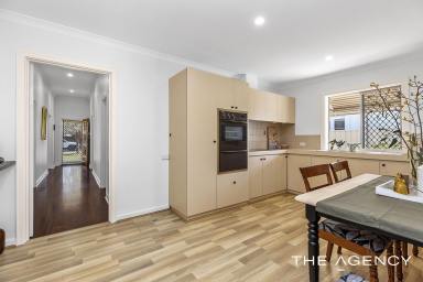 House For Sale - WA - Redcliffe - 6104 - Redcliffe Beauty on Huge 1,014 sqm block (Image 2)