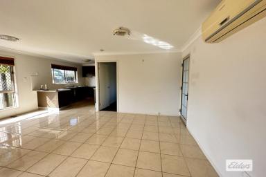 Unit For Lease - QLD - Gatton - 4343 - **Lovely 2-Bedroom Brick Unit Available in Gatton** (Image 2)