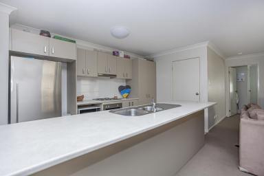 House For Lease - NSW - Raymond Terrace - 2324 - MODERN HOME IN RIVERVIEW RIDGE!!! (Image 2)