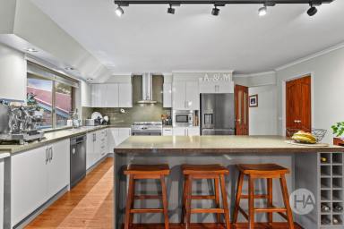 House For Sale - VIC - Somerville - 3912 - Peaceful Courtside Lifestyle in Somerville (Image 2)