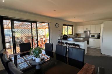 House For Sale - TAS - Nubeena - 7184 - Affordable Coastal Living! Walk to Everything! (Image 2)