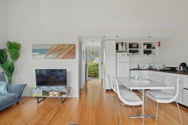 House For Sale - WA - Preston Beach - 6215 - COASTAL BLISS AT FOOTPRINTS RESORT!  (Image 2)