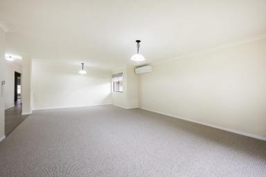 House Leased - NSW - Grafton - 2460 - ROOM TO LIVE LARGE - GENUINLEY LARGE HOME  (Image 2)