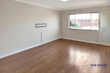 Unit For Lease - NSW - Dubbo - 2830 - Renovated Two Bedroom Unit in Central Dubbo (Image 2)