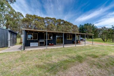 Lifestyle For Sale - NSW - Laggan - 2583 - A Historic Country Weekender 10 minutes from Crookwell (Image 2)