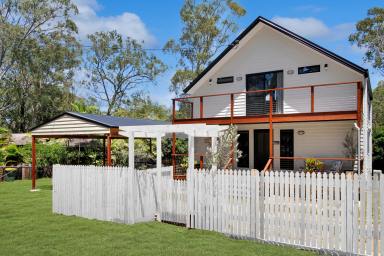 House For Sale - QLD - Macleay Island - 4184 - Architecturally Designed Brand New Loft Home with Water Views & Designer features  (Image 2)