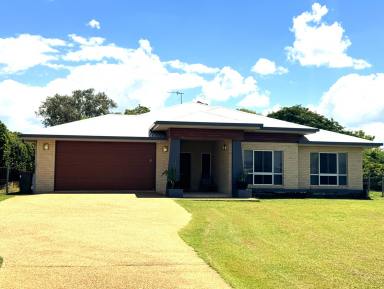 House For Sale - QLD - Gracemere - 4702 - Luxurious Modern Executive Style Home on Over an Acre with Pool, Shed & Solar (Image 2)