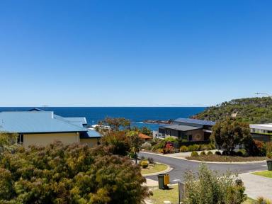 House For Sale - NSW - Tura Beach - 2548 - COASTAL COMFORT AND CONTEMPORARY STYLE  (Image 2)