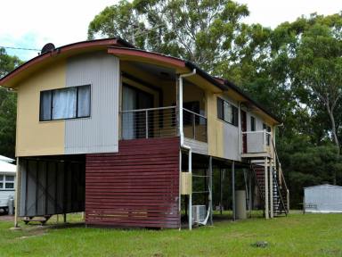 House For Sale - QLD - Macleay Island - 4184 - Coastal Living Just 500m from Dalpura Beach! (Image 2)