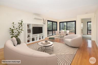 House For Sale - VIC - Creswick - 3363 - Stylish Living with Golf Course Views  (Image 2)