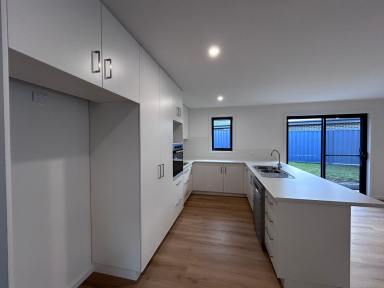 Unit For Lease - TAS - Deloraine - 7304 - Live in the heart of Deloraine! (Image 2)