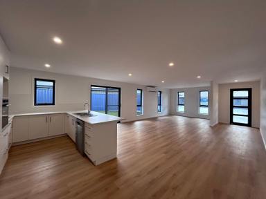 Unit For Lease - TAS - Deloraine - 7304 - Live in the heart of Deloraine! (Image 2)