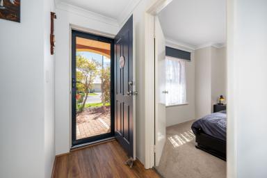 Unit For Sale - WA - Warnbro - 6169 - LOW MAINTENANCE LIVING: MOVE RIGHT IN (Image 2)