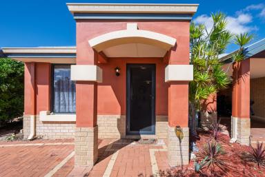 Unit For Sale - WA - Warnbro - 6169 - LOW MAINTENANCE LIVING: MOVE RIGHT IN (Image 2)