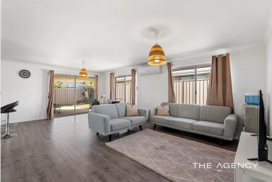 House For Sale - WA - Meadow Springs - 6210 - Your Meadow Springs Lifestyle Awaits! (Image 2)