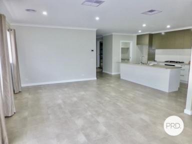 House Leased - NSW - Thurgoona - 2640 - MODERN FAMILY HOME IN FAIRWAY GARDENS ESTATE  (Image 2)