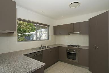 Unit For Lease - QLD - Cooroy - 4563 - Contemporary Living in the Heart of Cooroy  (Image 2)