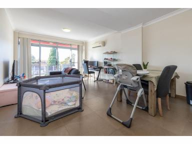 Unit Leased - NSW - Tuncurry - 2428 - TOP FLOOR TWO BEDROOM UNIT  (Image 2)