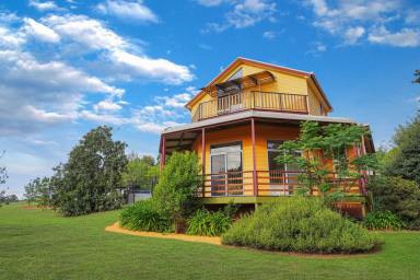 Acreage/Semi-rural For Sale - NSW - Cowra - 2794 - BEAUTIFUL FAMILY HOME WITH EXPECTIONAL VIEWS & PRIVACY, 5MINS TO TOWN!  (Image 2)