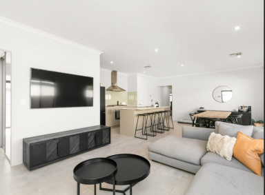 House For Sale - WA - Ballajura - 6066 - Move-In Ready Family Home in a Quiet Cul-de-Sac (Image 2)