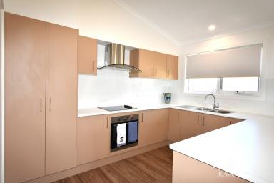 Unit For Sale - VIC - Wangaratta - 3677 - Modern Unit Living at its Finest  (Image 2)