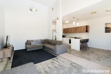 Townhouse For Lease - NSW - Bourkelands - 2650 - SPACIOUS TOWNHOUSE IN A PEACEFUL LOCATION  (Image 2)