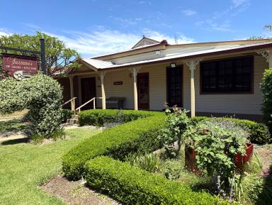 House For Sale - NSW - Moree - 2400 - VERSATILE PROPERTY ON THE EDGE OF THE CBD  (Image 2)