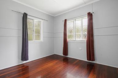 House For Sale - QLD - Macleay Island - 4184 - Timeless Charm Meets Town Convenience  (Image 2)