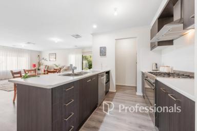 House For Sale - VIC - Mildura - 3500 - Ideal Family Living in a Sought After Location  (Image 2)