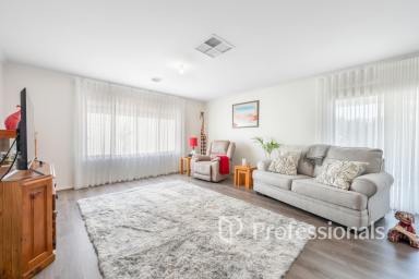 House For Sale - VIC - Mildura - 3500 - Ideal Family Living in a Sought After Location  (Image 2)