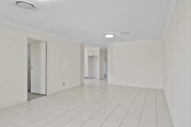 Unit For Lease - QLD - Rockville - 4350 - Modern Comfort and Convenience Opposite Wilsonton Heights Plaza  (Image 2)