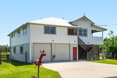 House For Sale - NSW - Woodburn - 2472 - Perfect Blend of Country Living Right On The Coast  (Image 2)