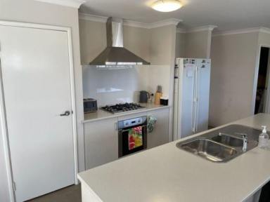 House For Lease - WA - Secret Harbour - 6173 - Secret Harbour Lock & Leave  (Image 2)