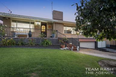 House For Sale - WA - Swan View - 6056 - Modern Family Retreat with Style & Space in Swan View (Image 2)