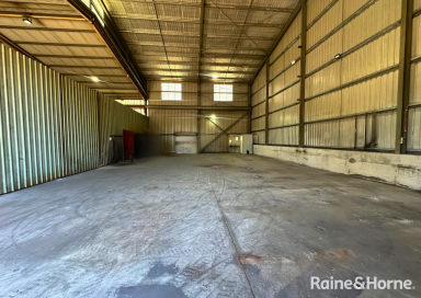 Industrial/Warehouse For Lease - NSW - South Nowra - 2541 - VERSATILE COMMERCIAL UNIT  (Image 2)