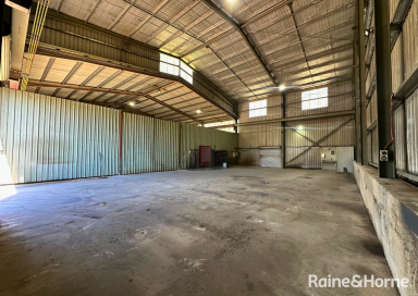 Industrial/Warehouse For Lease - NSW - South Nowra - 2541 - VERSATILE COMMERCIAL UNIT  (Image 2)