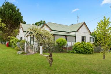 House For Sale - NSW - Bigga - 2583 - A timeless country escape!  (Image 2)