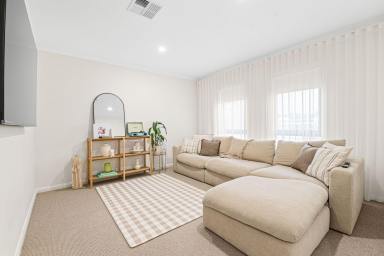 House For Sale - VIC - Irymple - 3498 - MODERN COMFORT AND CLASS IN A PRIME IRYMPLE LOCATION  (Image 2)